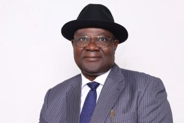 Sam Maris University Founder Urges Fresh Students to Embrace Hard Work, Discipline